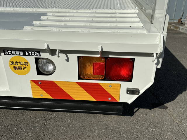 日野レンジャーセルフクレーン4段増トン（6t・8t）[写真14]