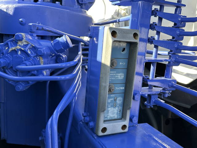 日野レンジャーセルフクレーン4段増トン（6t・8t）[写真19]