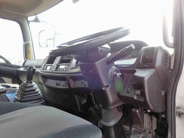 日野レンジャー冷凍車（冷蔵車）中型（4t）[写真17]