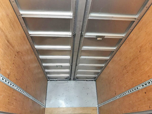 いすゞフォワードアルミウイング中型（4t）[写真10]