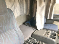 いすゞフォワードアルミウイング中型（4t）[写真20]