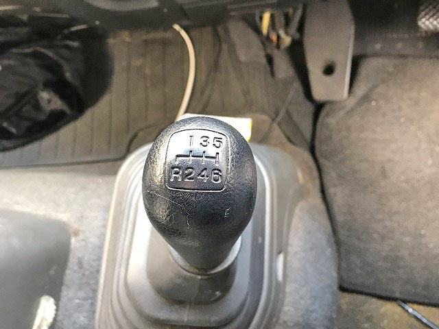 いすゞフォワードアルミウイング中型（4t）[写真23]