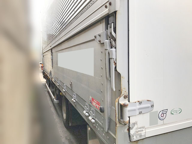 いすゞフォワードアルミウイング中型（4t）[写真04]