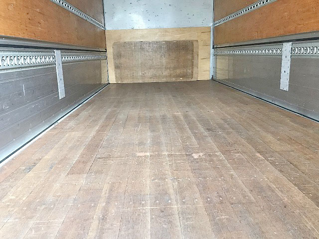 いすゞフォワードアルミウイング中型（4t）[写真09]