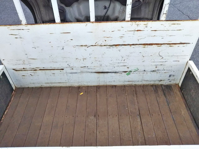 三菱ふそうキャンター平ボディ小型（2t・3t）[写真12]