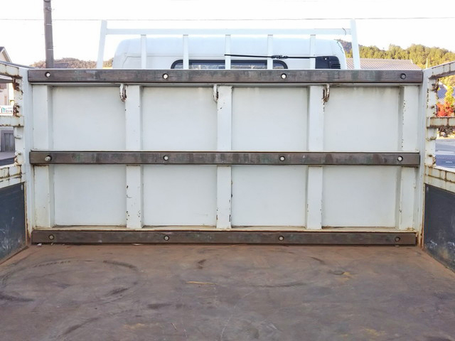 三菱ふそうキャンター平ボディ小型（2t・3t）[写真13]