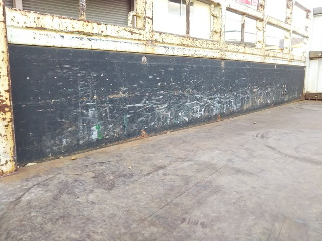 三菱ふそうキャンター平ボディ小型（2t・3t）[写真14]