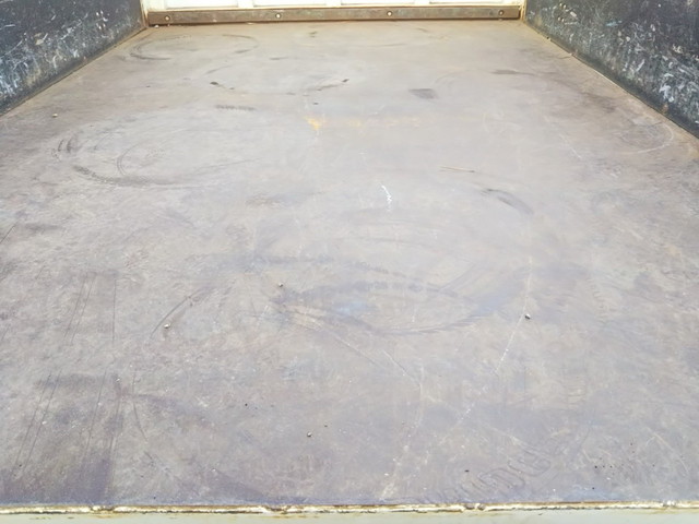 三菱ふそうキャンター平ボディ小型（2t・3t）[写真16]