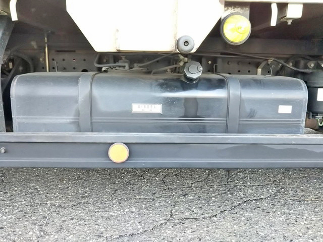 三菱ふそうキャンター平ボディ小型（2t・3t）[写真21]