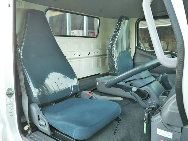 三菱ふそうキャンター平ボディ小型（2t・3t）[写真34]