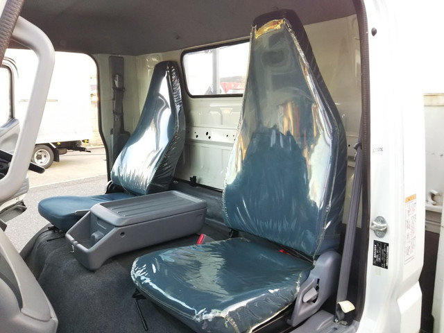 三菱ふそうキャンター平ボディ小型（2t・3t）[写真35]