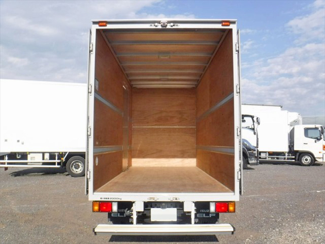 いすゞエルフアルミバン小型（2t・3t）[写真10]