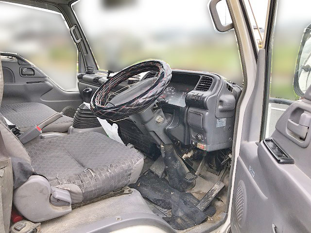 いすゞエルフアルミブロック小型（2t・3t）[写真18]