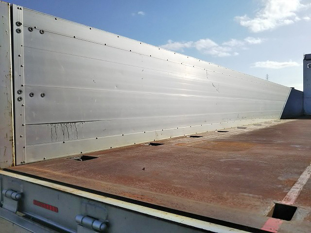 いすゞギガアルミブロック大型（10t）[写真12]