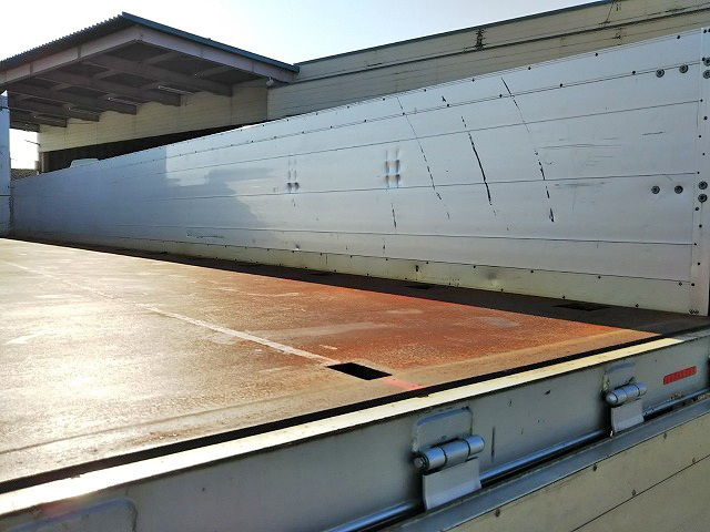 いすゞギガアルミブロック大型（10t）[写真13]