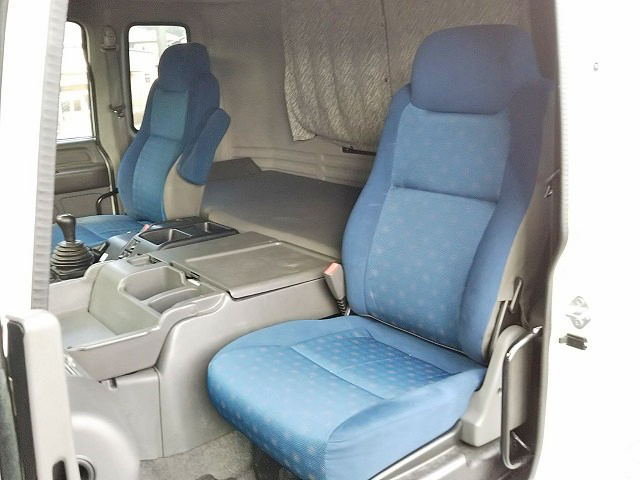 いすゞギガアルミブロック大型（10t）[写真29]