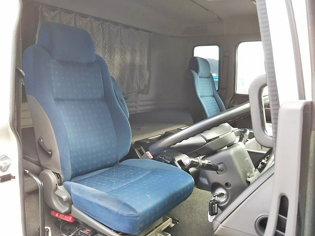 いすゞギガアルミブロック大型（10t）[写真30]