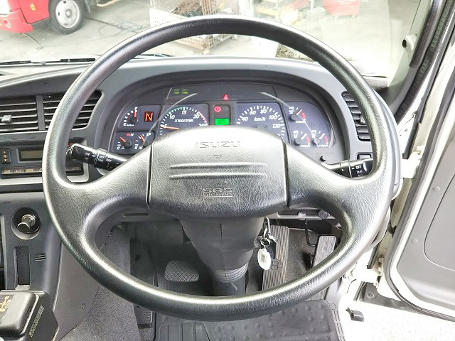 いすゞギガアルミブロック大型（10t）[写真31]