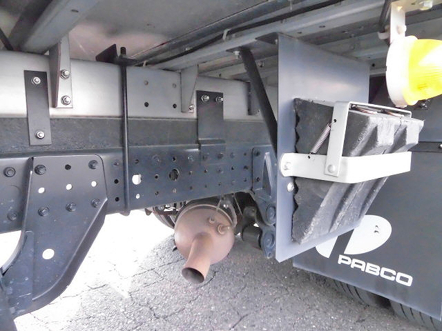 三菱ふそうキャンターパネルバン小型（2t・3t）[写真14]