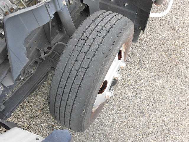 三菱ふそうキャンターパネルバン小型（2t・3t）[写真19]