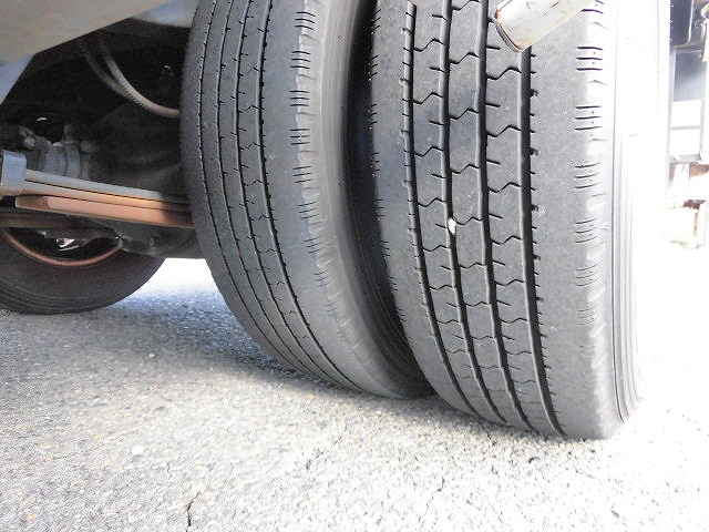 三菱ふそうキャンターパネルバン小型（2t・3t）[写真20]