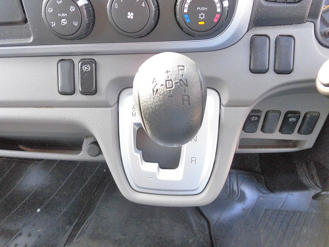 三菱ふそうキャンターパネルバン小型（2t・3t）[写真24]