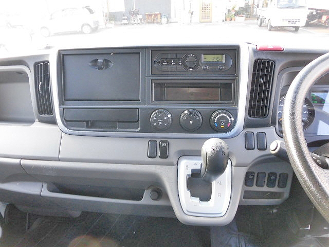 三菱ふそうキャンターパネルバン小型（2t・3t）[写真25]