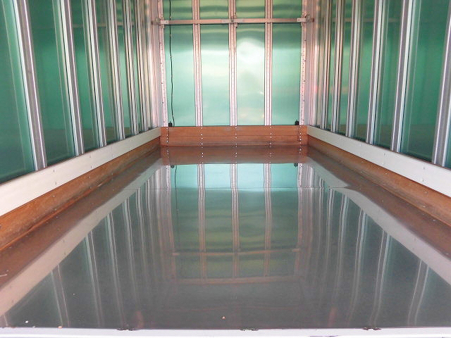 三菱ふそうキャンターパネルバン小型（2t・3t）[写真09]