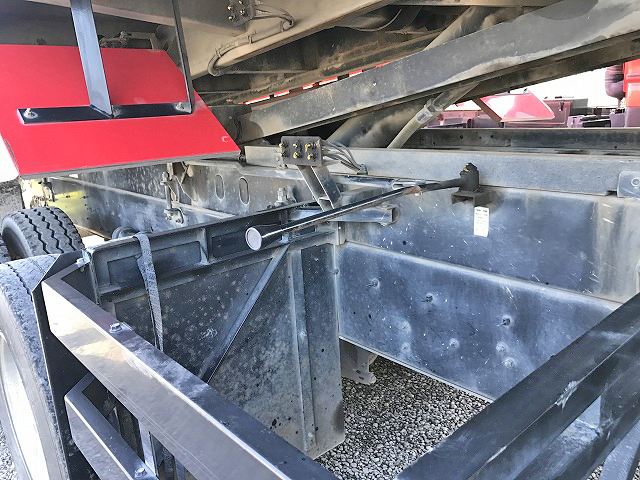 いすゞギガダンプ大型（10t）[写真21]