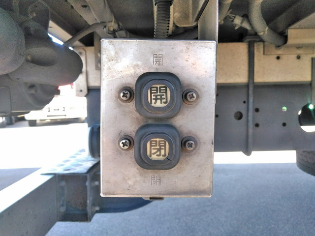 三菱ふそうファイターアルミウイング中型（4t）[写真17]