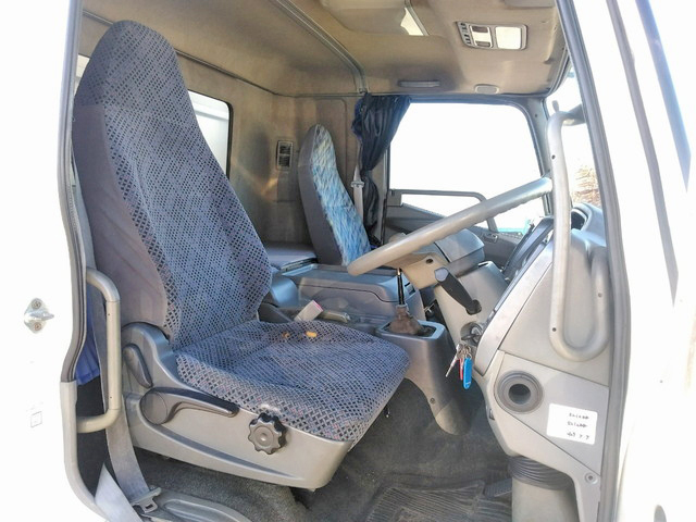 三菱ふそうファイターアルミウイング中型（4t）[写真29]