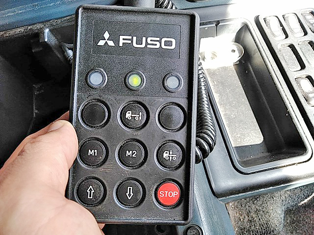 三菱ふそうスーパーグレートアルミブロック大型（10t）[写真38]