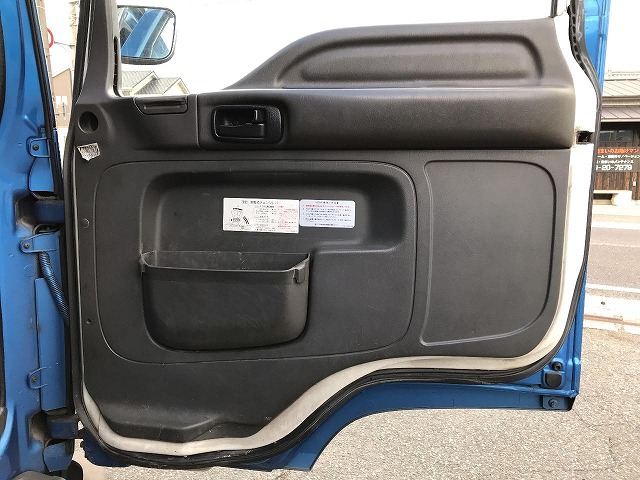 いすゞフォワードユニック4段増トン（6t・8t）[写真34]