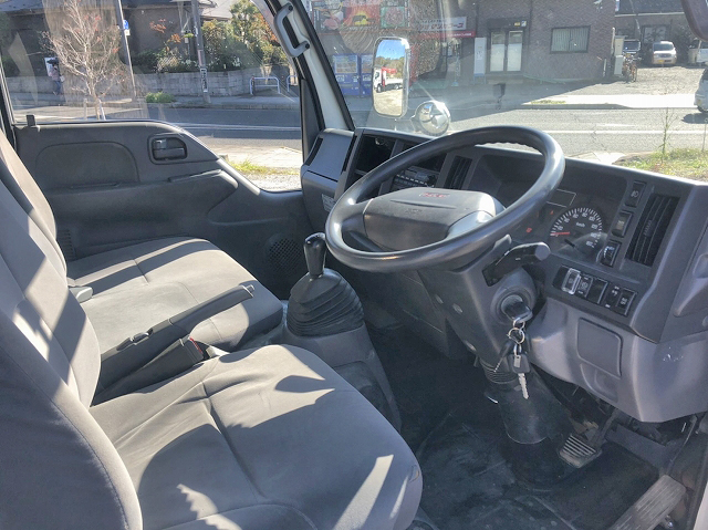 いすゞエルフアルミブロック小型（2t・3t）[写真16]