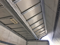 いすゞギガアルミウイング大型（10t）[写真10]