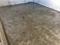 いすゞギガアルミウイング大型（10t）[写真12]