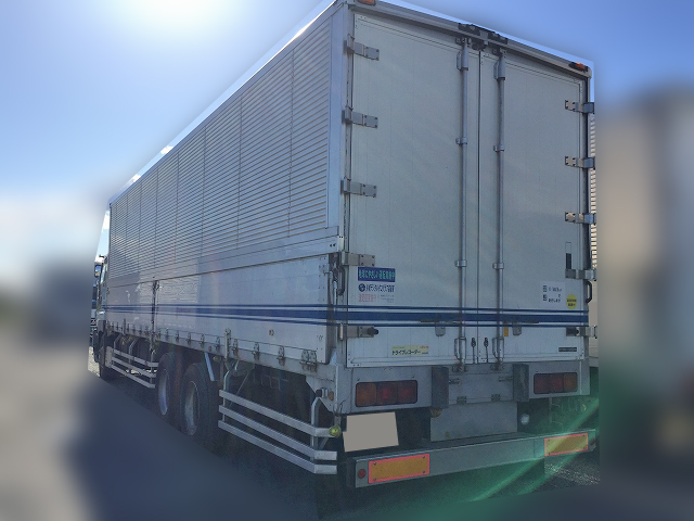 いすゞギガアルミウイング大型（10t）[写真04]