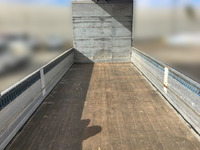 いすゞフォワードアルミウイング中型（4t）[写真10]