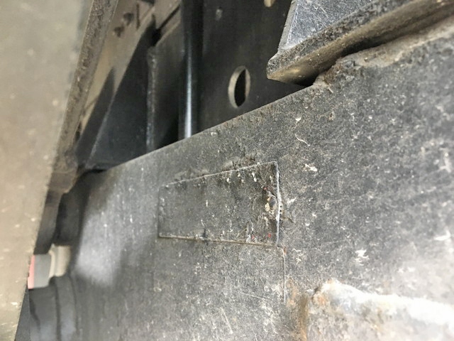 いすゞフォワードアルミウイング中型（4t）[写真15]