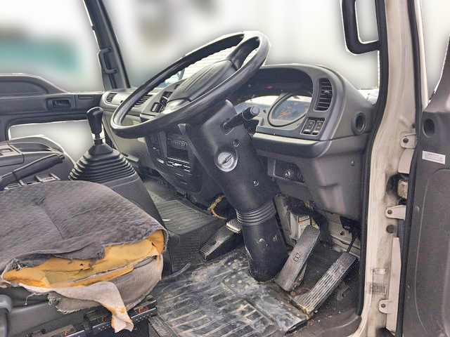 いすゞフォワードアルミウイング中型（4t）[写真25]