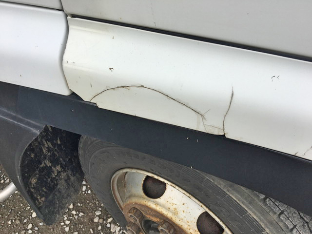 いすゞフォワードアルミウイング中型（4t）[写真06]