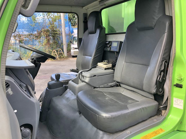 UDトラックスコンドルパッカー車（塵芥車）中型（4t）[写真32]