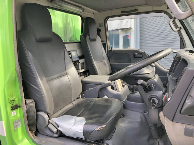 UDトラックスコンドルパッカー車（塵芥車）中型（4t）[写真33]