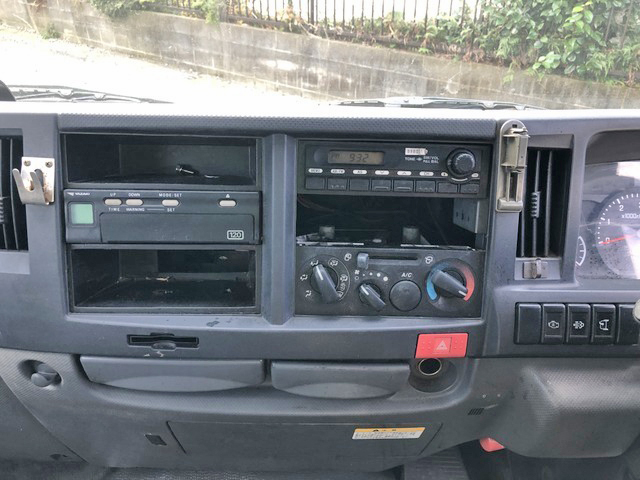 UDトラックスコンドルパッカー車（塵芥車）中型（4t）[写真36]