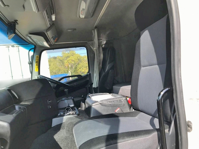 日野プロフィアアルミウイング大型（10t）[写真23]