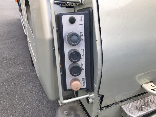 日野デュトロパッカー車（塵芥車）小型（2t・3t）[写真09]