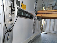 いすゞエルフ冷凍車（冷蔵車）小型（2t・3t）[写真11]