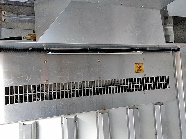 いすゞエルフ冷凍車（冷蔵車）小型（2t・3t）[写真13]