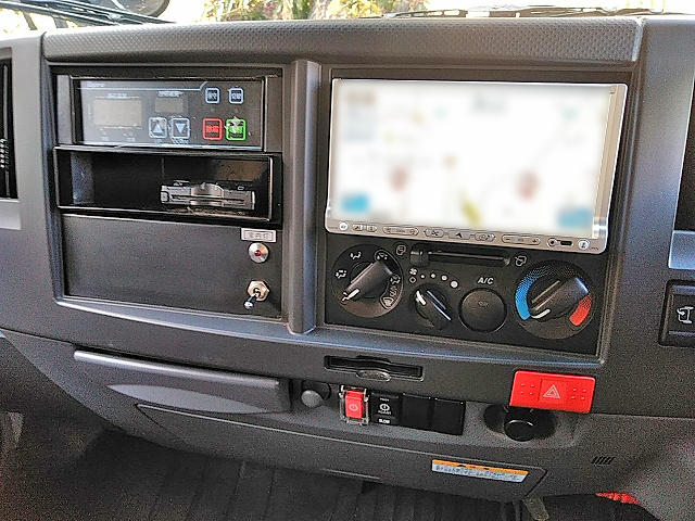 いすゞエルフ冷凍車（冷蔵車）小型（2t・3t）[写真30]