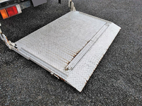 いすゞエルフ冷凍車（冷蔵車）小型（2t・3t）[写真09]